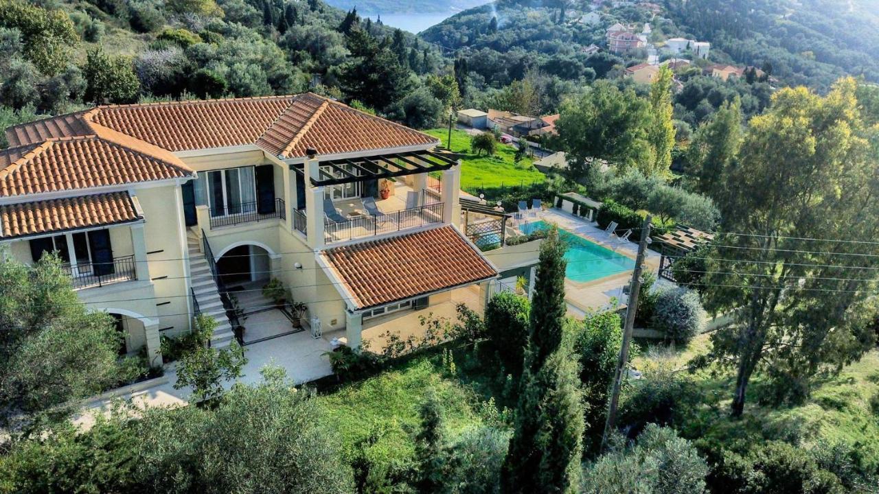 - 3 Minutes From The With Heated Eco-pool And Sunset View Villa Afionas
