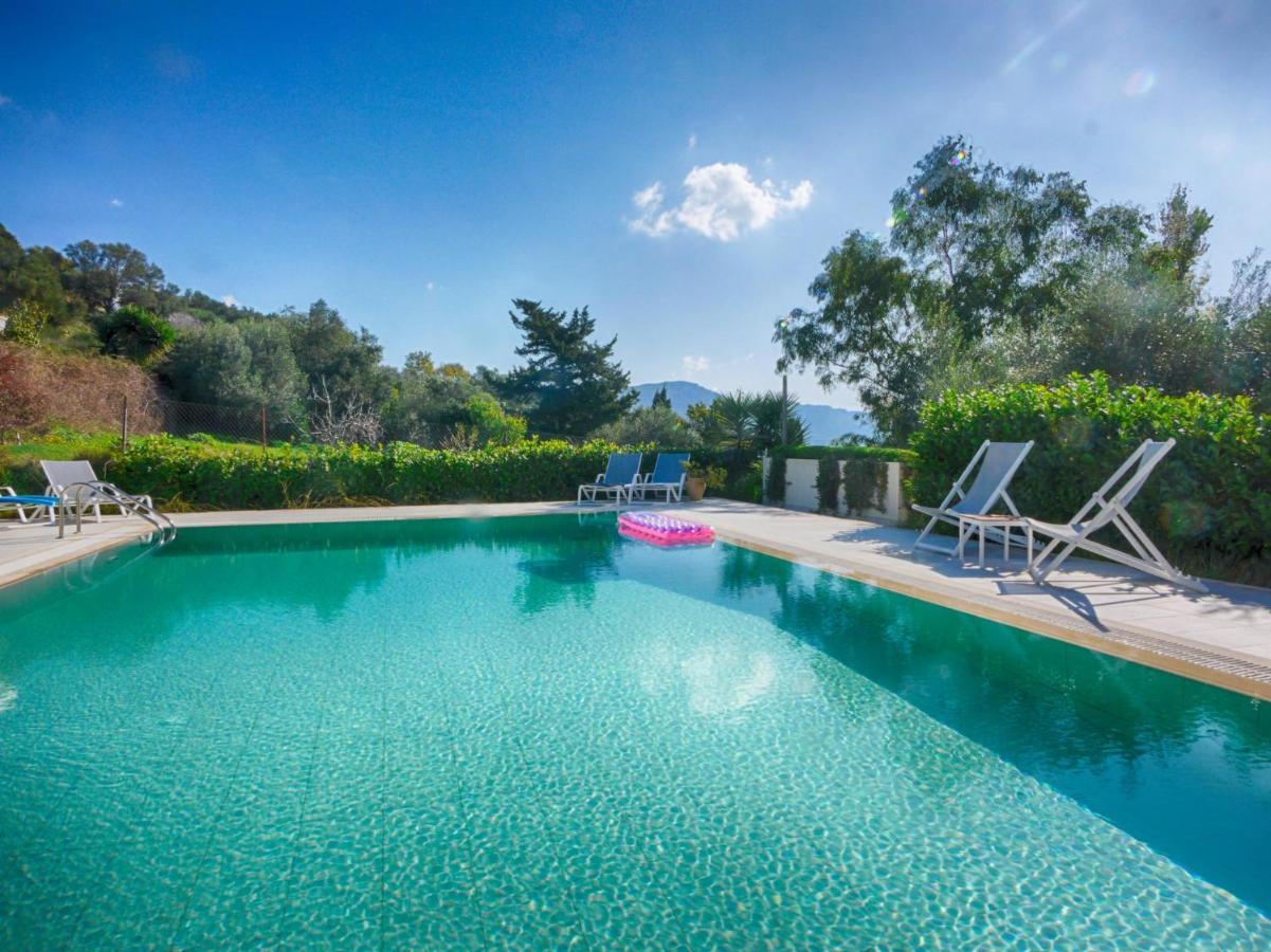 - 3 Minutes From The With Heated Eco-pool And Sunset View Villa *