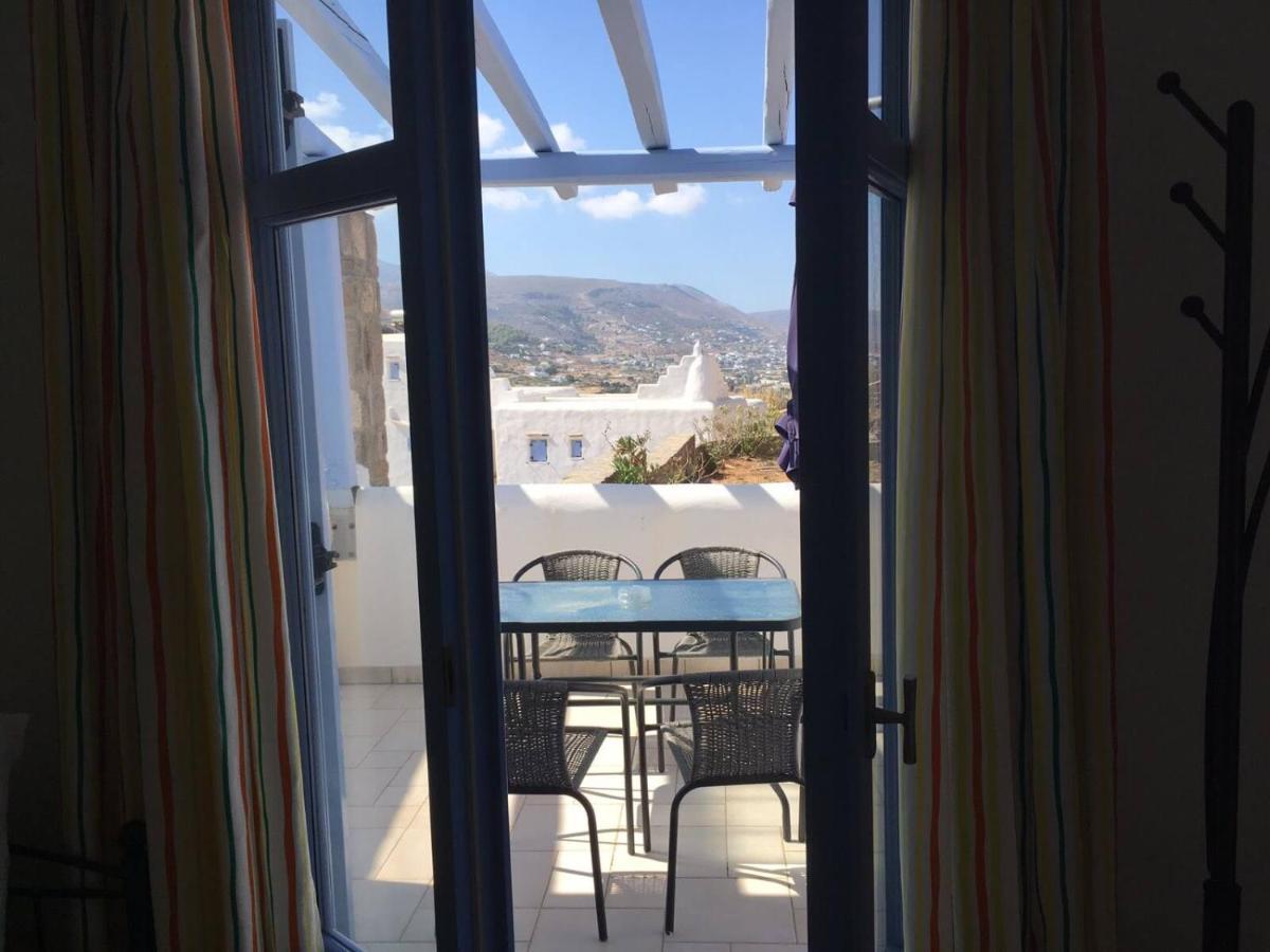 Pleiades Family * Parikia (Paros)