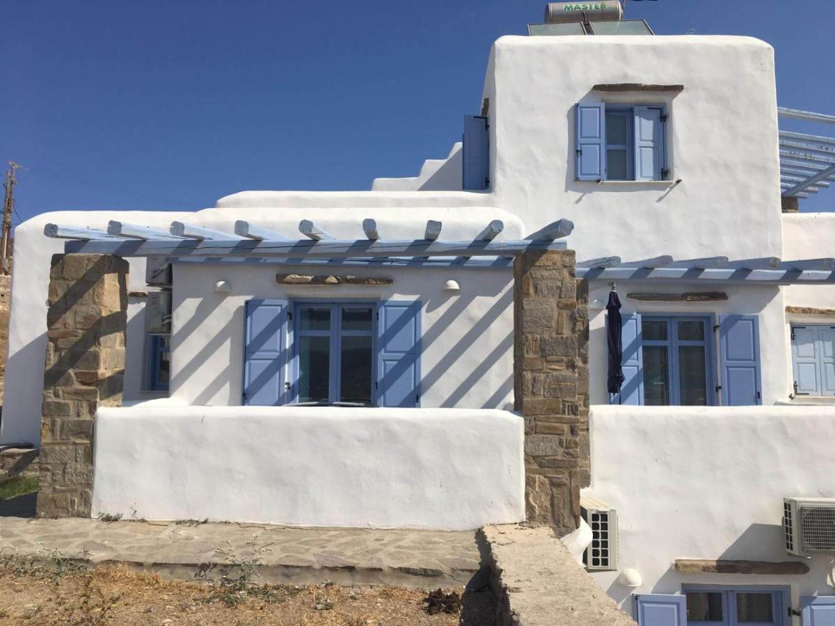 Pleiades Family Parikia (Paros)
