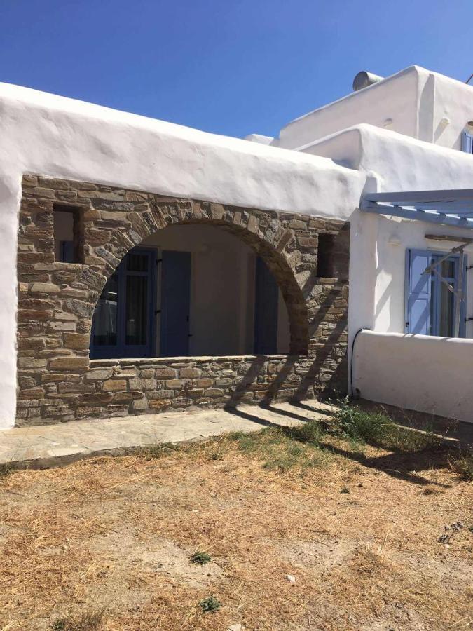 Pleiades Family Parikia (Paros)
