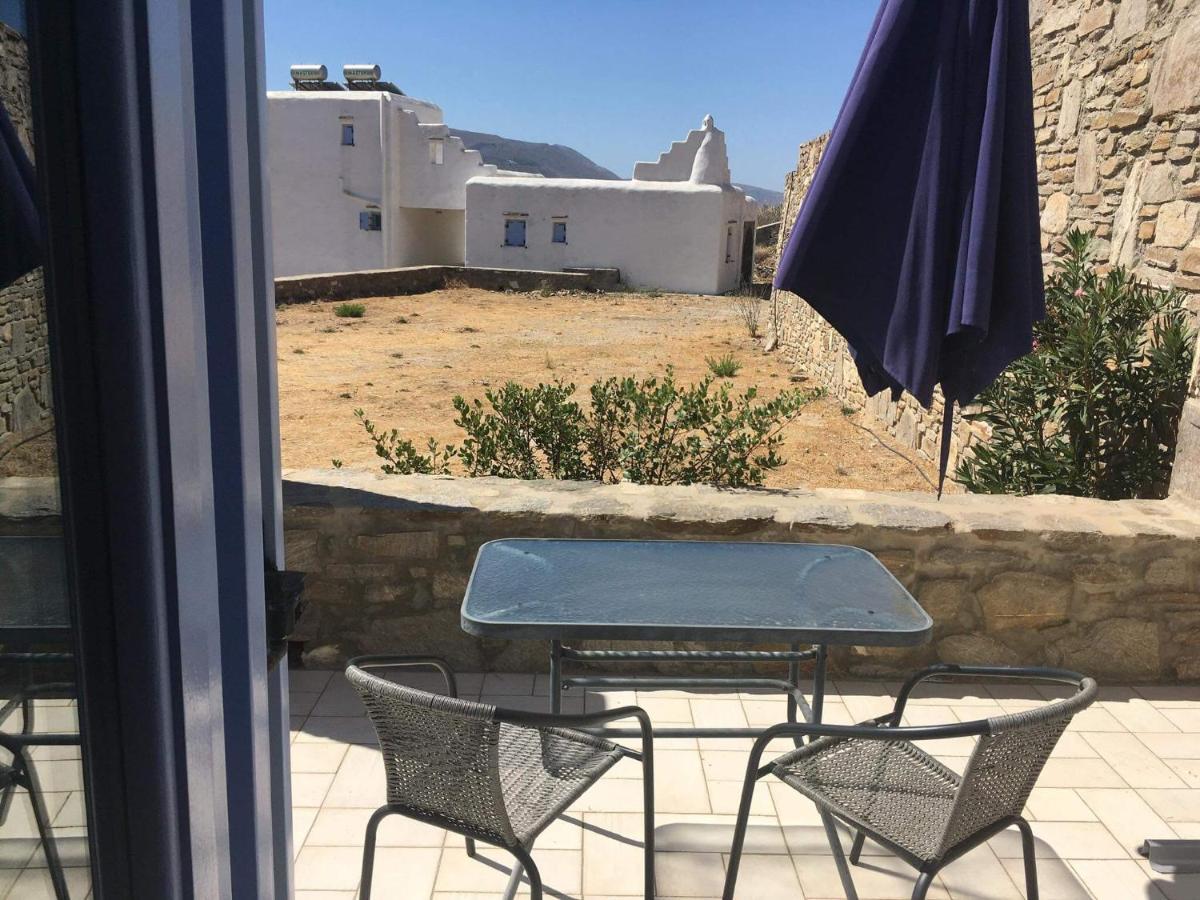 Pleiades Family * Parikia (Paros)