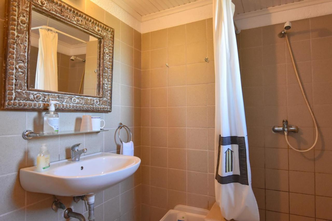 Family House With A Swimming Pool 5 Minutes From Ioulida Ioulis