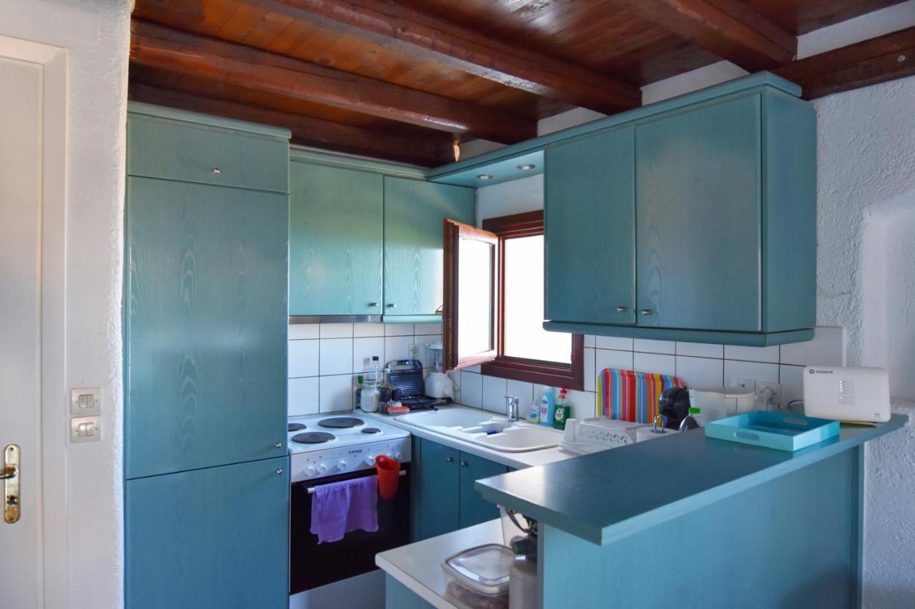 Family House With A Swimming Pool 5 Minutes From Ioulida Ioulis