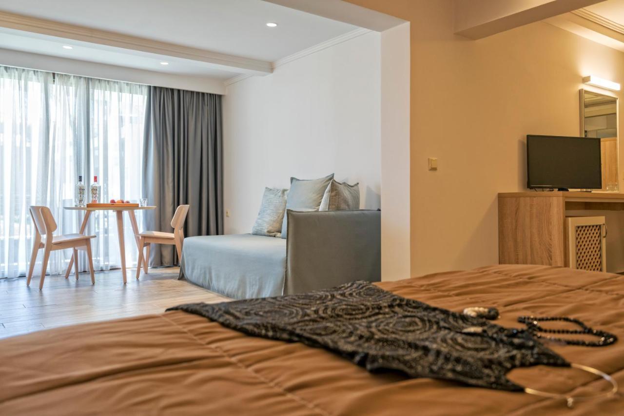 Hotel Lagomandra Beach Hotel 4*