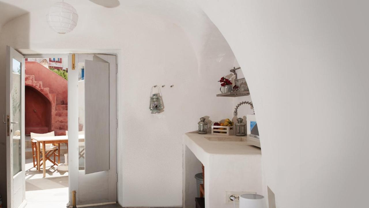 Oia, Finikia Cave House *