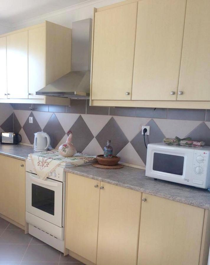 3 Bedrooms With Sea View Enclosed Garden And Wifi At 5 Km Away From The Beach Tzamarelata