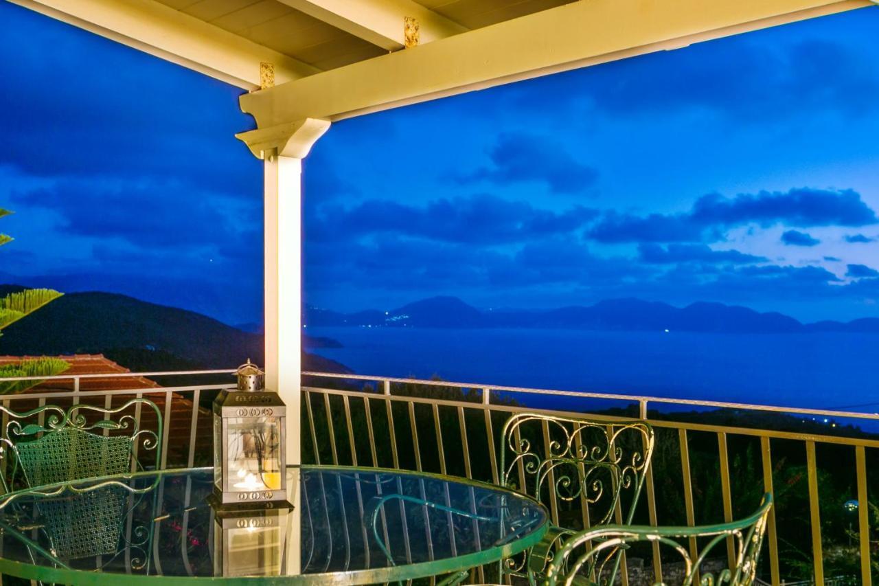 3 Bedrooms With Sea View Enclosed Garden And Wifi At 5 Km Away From The Beach * Tzamarelata