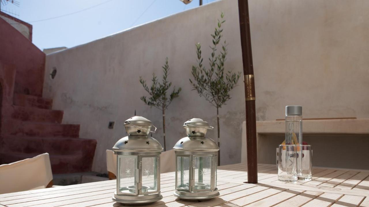 Oia, Finikia Cave House *