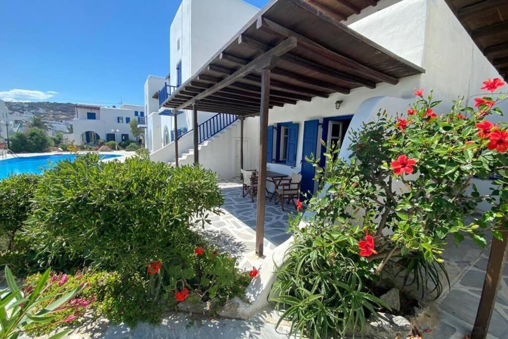 Pigeon House Ornos * Mykonos Town
