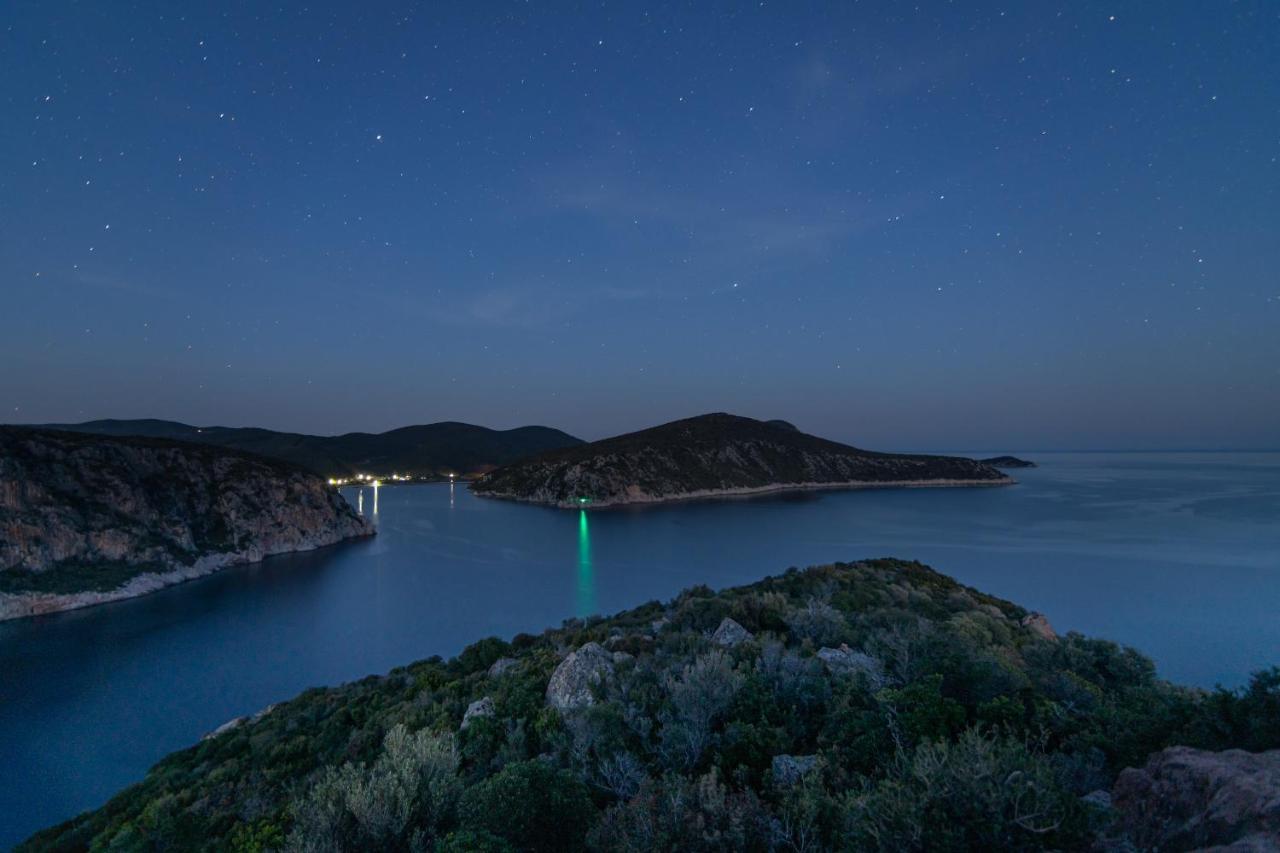 Niriides Guest house Porto Koufo
