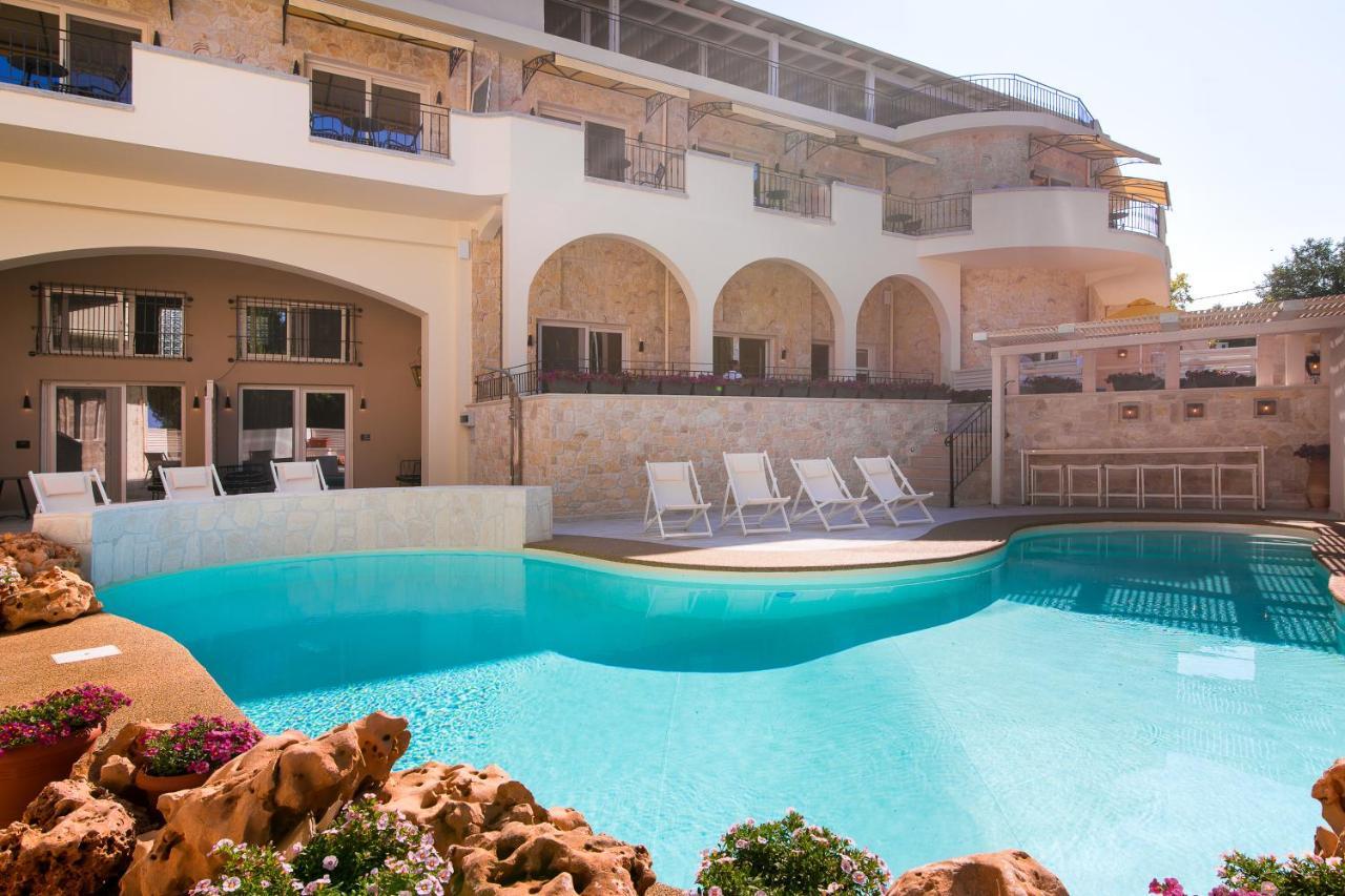 Hotel Neikos Mediterraneo Luxury 4*