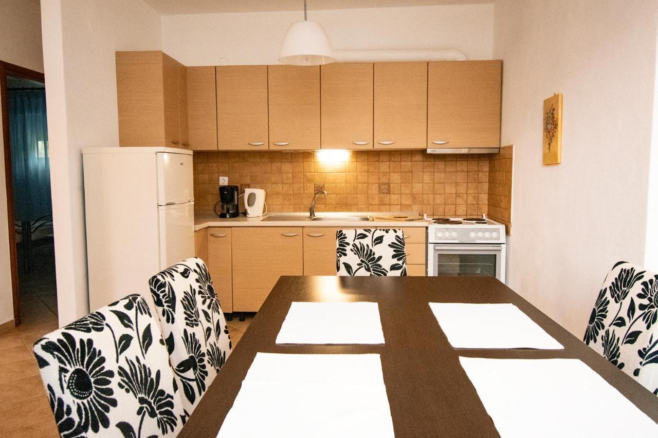 Forty Roses Apartment