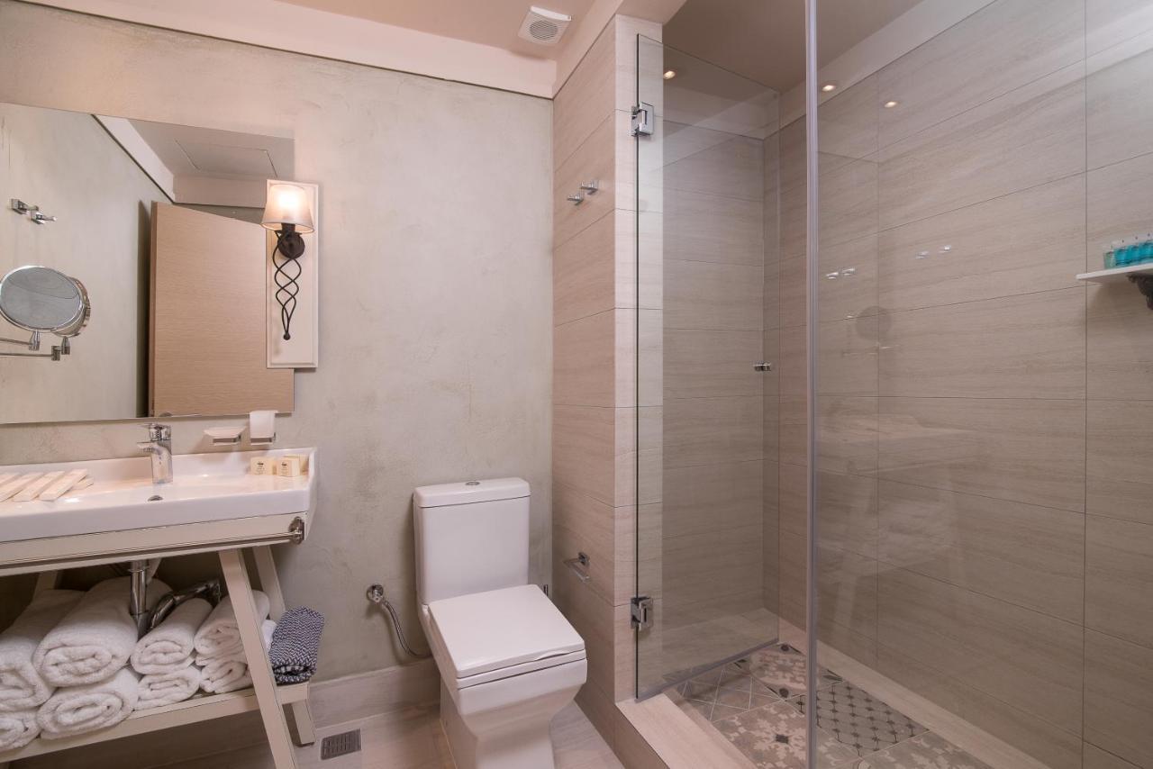 Neikos Mediterraneo Luxury Hotel 4*