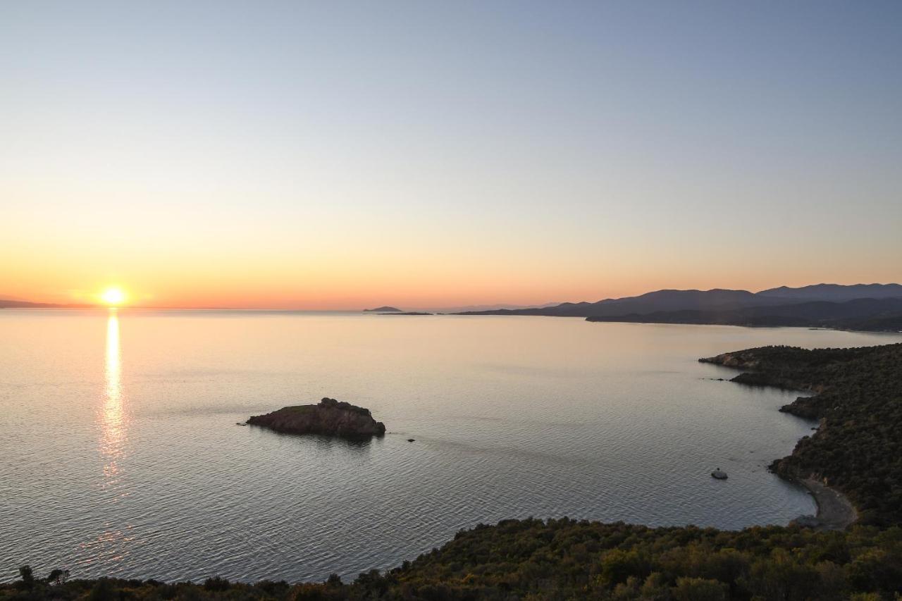 Guest house Niriides Porto Koufo