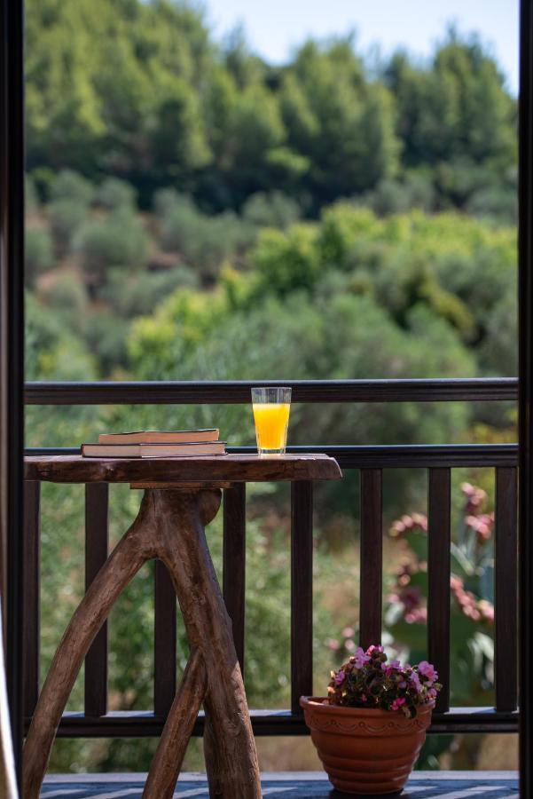Guest house Niriides