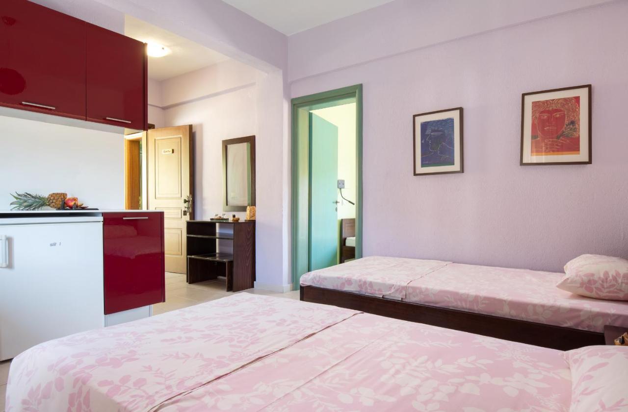 Niriides Guest house *