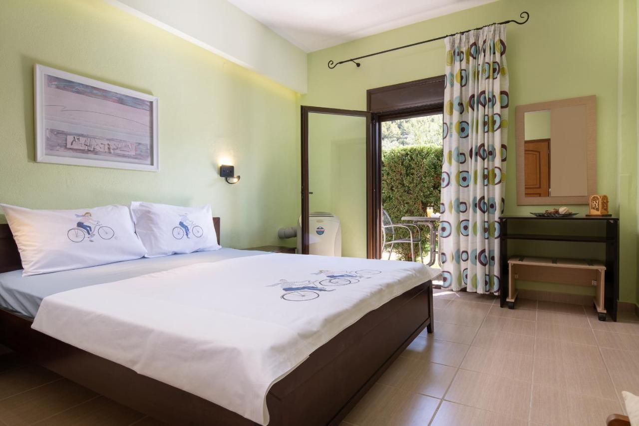 Niriides Guest house *