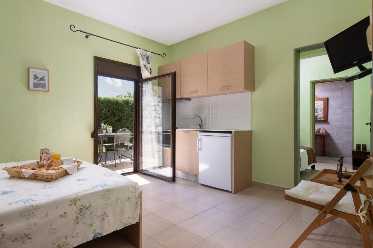 Guest house Niriides