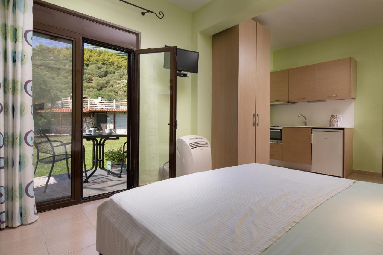 Guest house Niriides