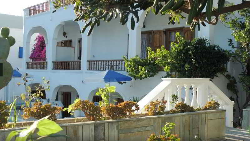 Armonia 3* Kamari (Santorini)