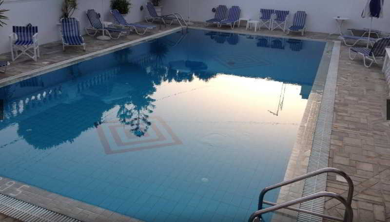 Armonia 3* Kamari (Santorini)
