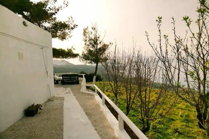 Epavlis Country house
