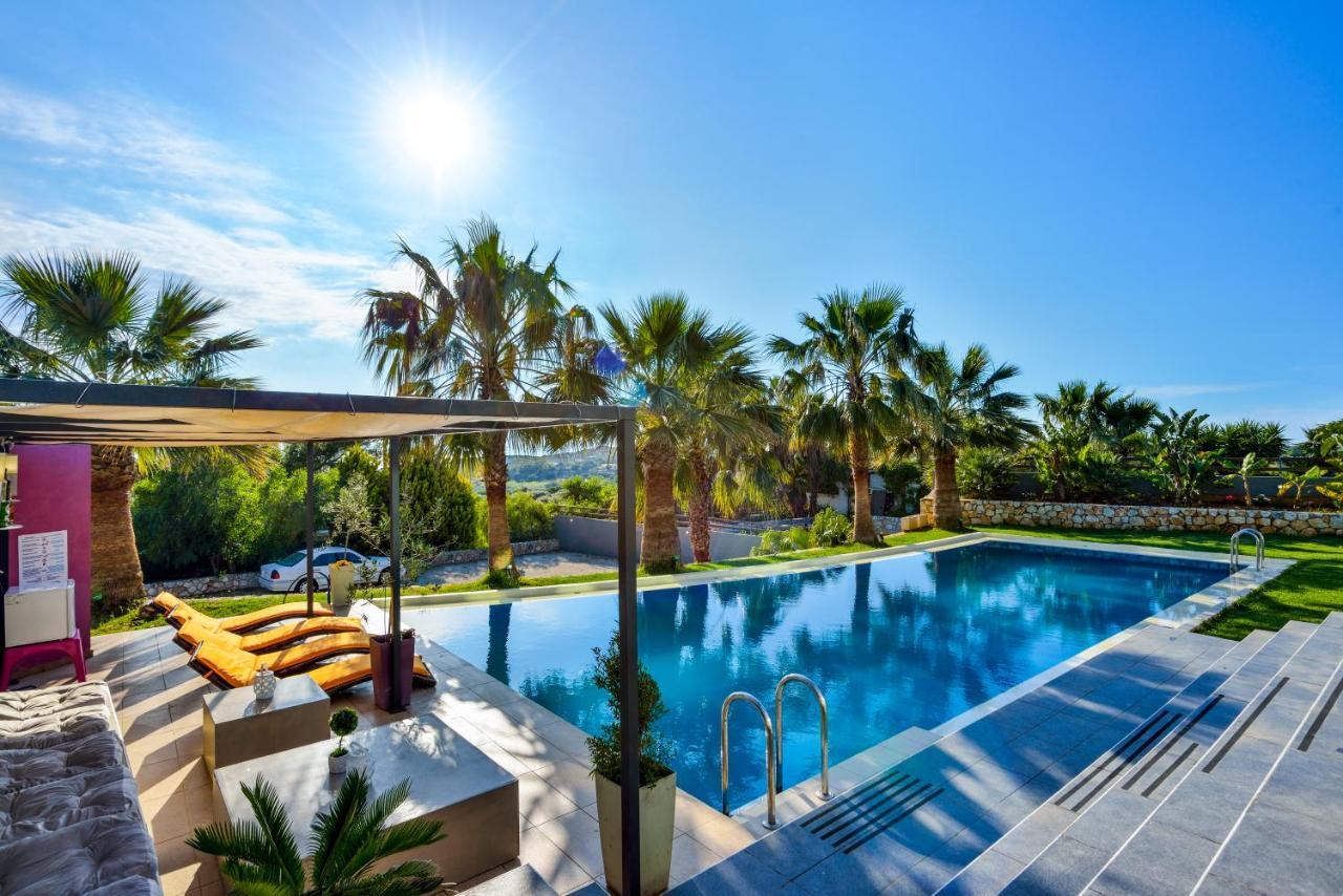 Adorno Luxury Chorafakia