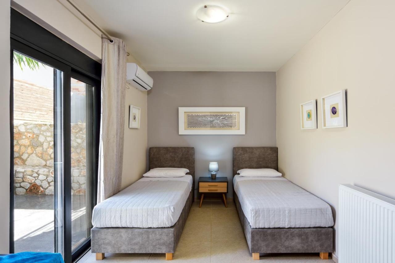 Adorno Luxury Chorafakia