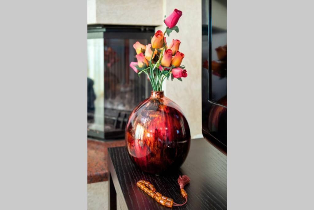 Art Antique Deluxe