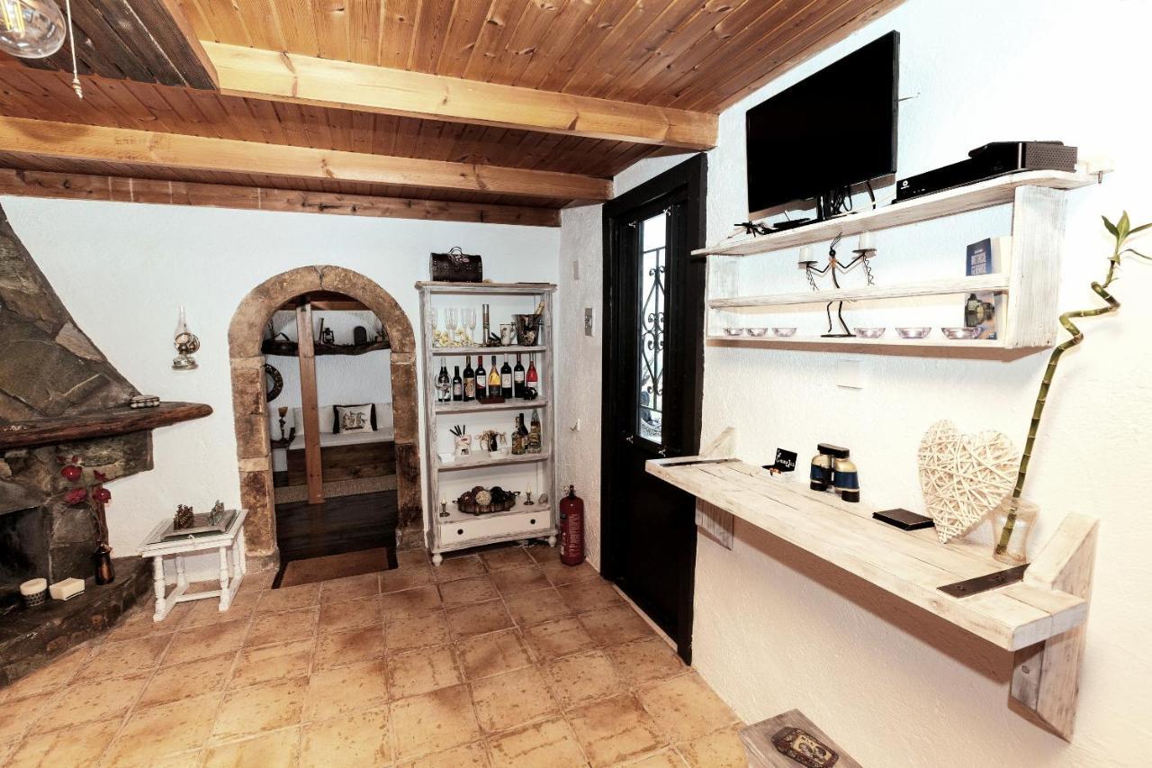 Epavlis Country house