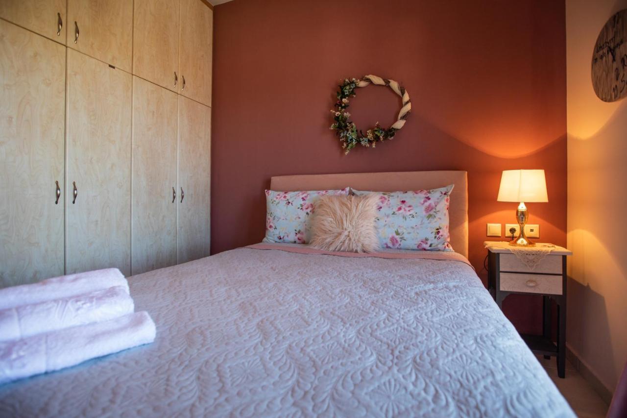 Alkithea, Cozy With Amazing Sea View *