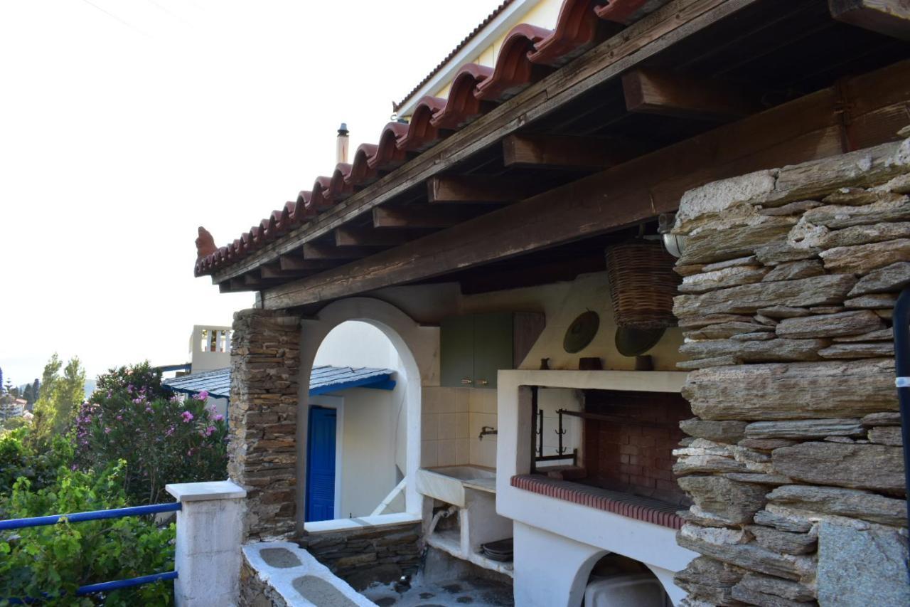 3 Alpha Aparthotel Batsi (Andros)