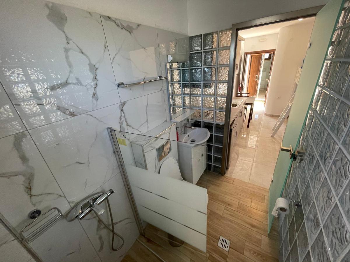 Theano Apartment