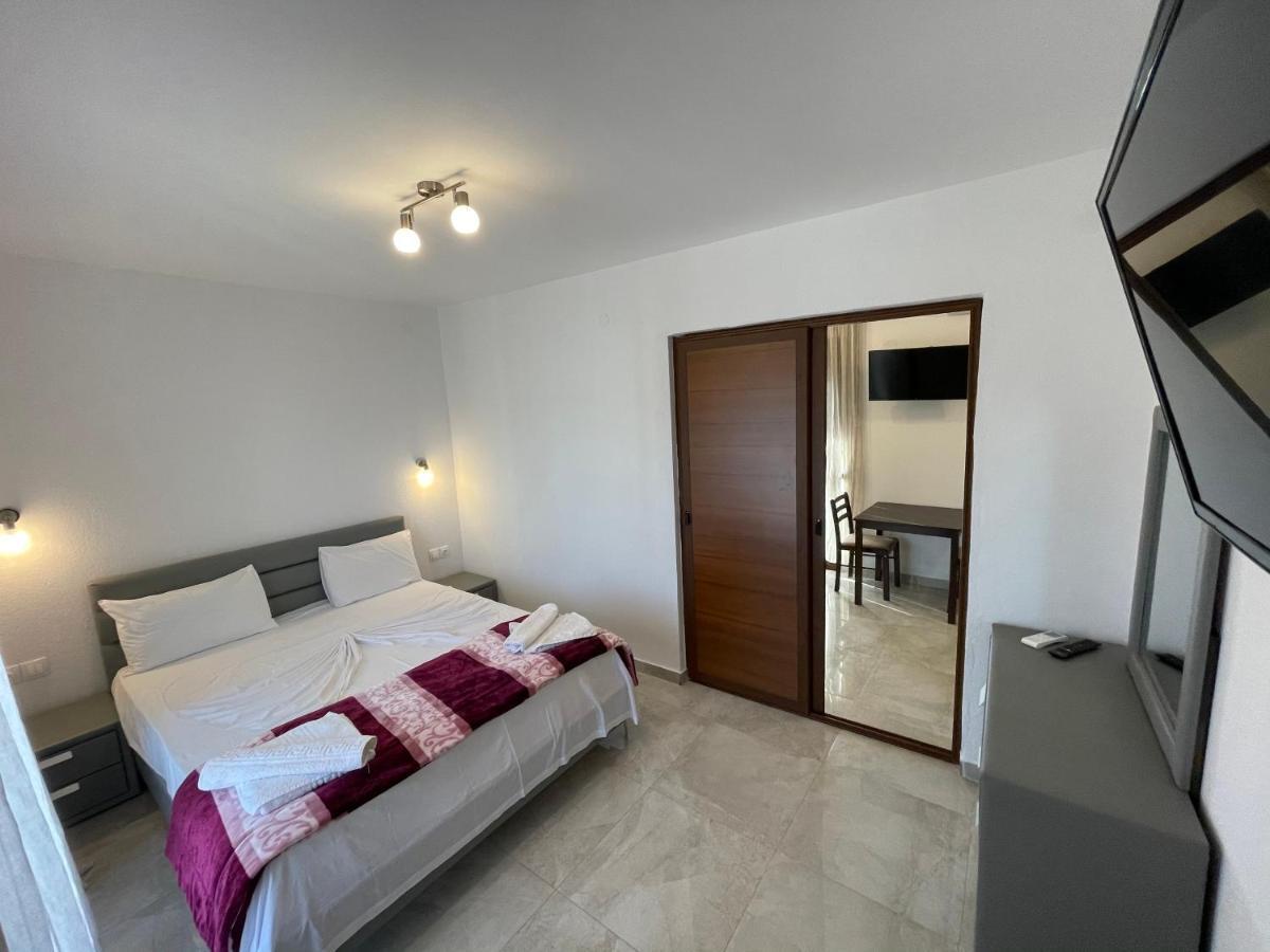 Theano Apartment *