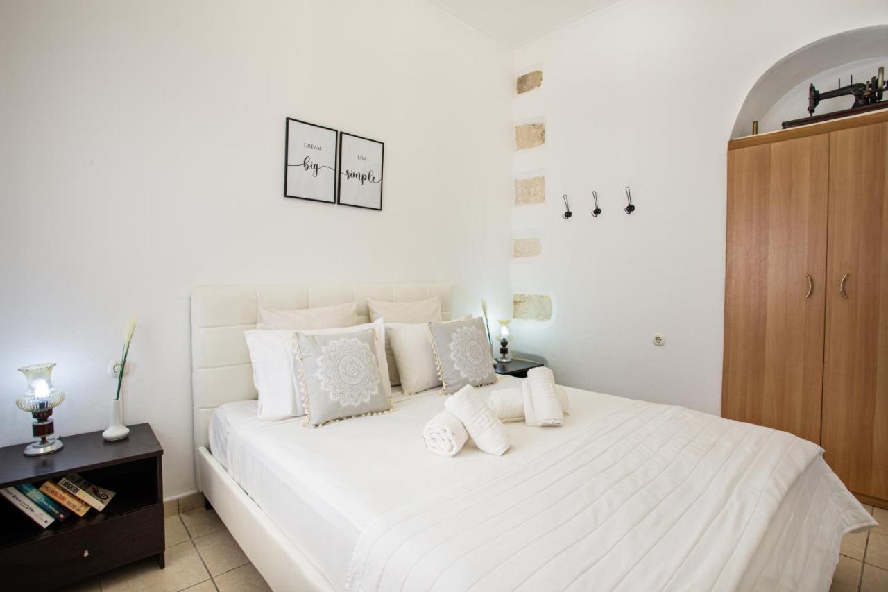 Erofili ηouse