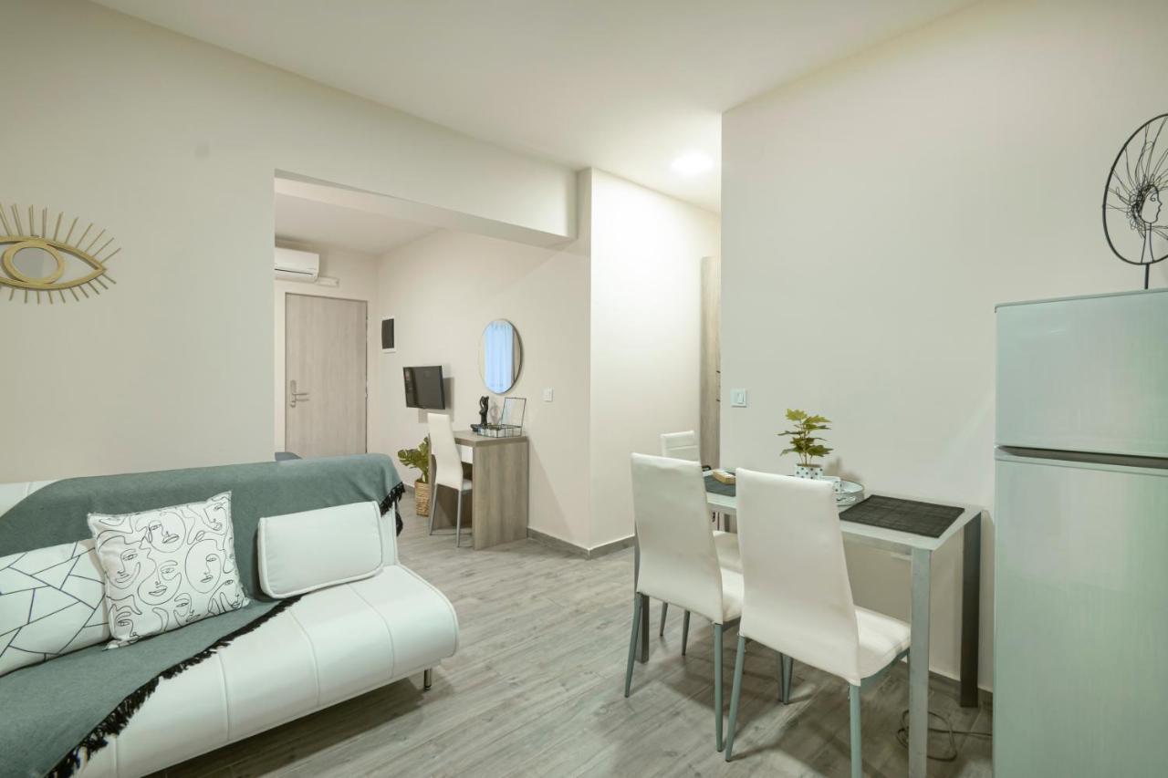 Apartment Dedis Neos Marmaras