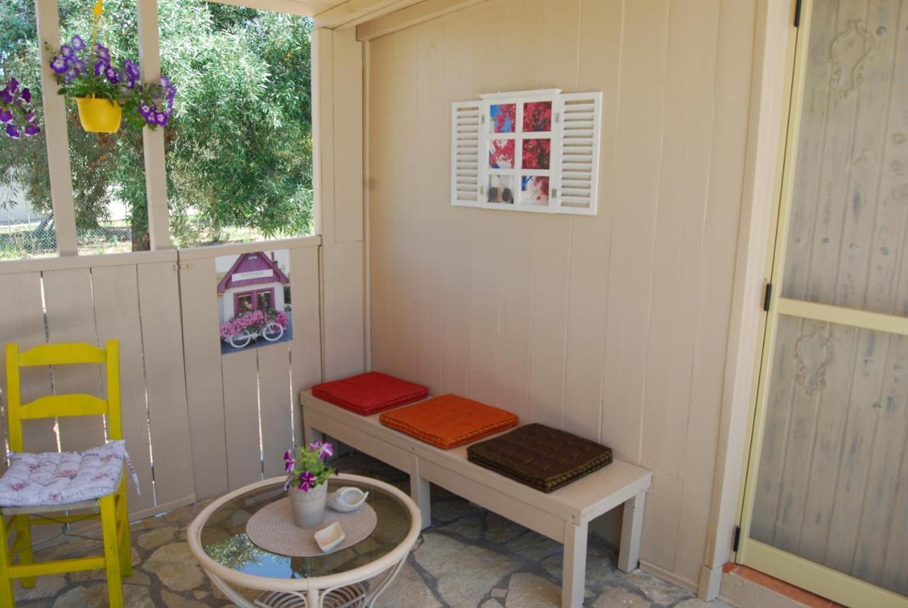 Luxury Traditional The Small Bookstore Guest house Kastro-Kyllini