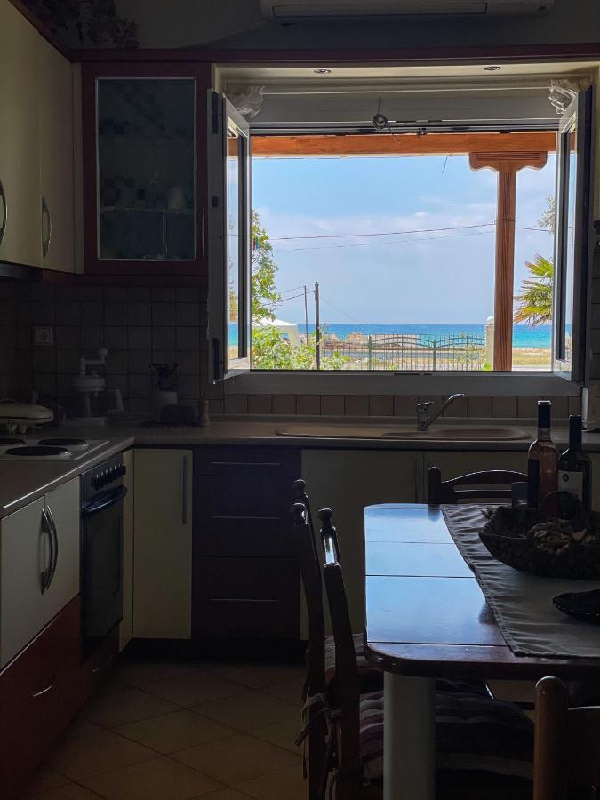 Holiday home Casa Lia-beach Front Nea Kallikrateia