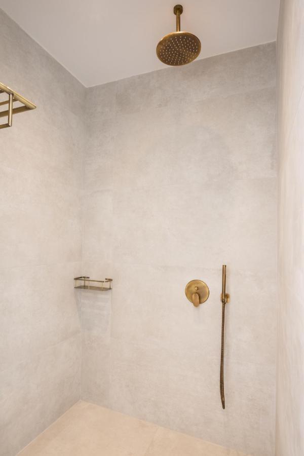 Aros Luxury Villa