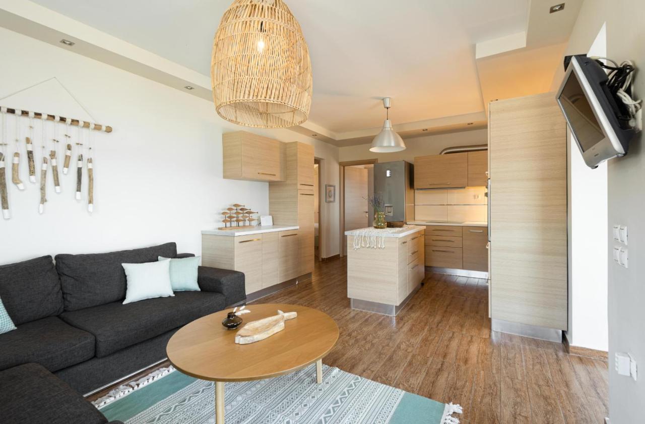 The Blue Firefly, Potidaia #feelslikehome Holiday home Nea Poteidaia