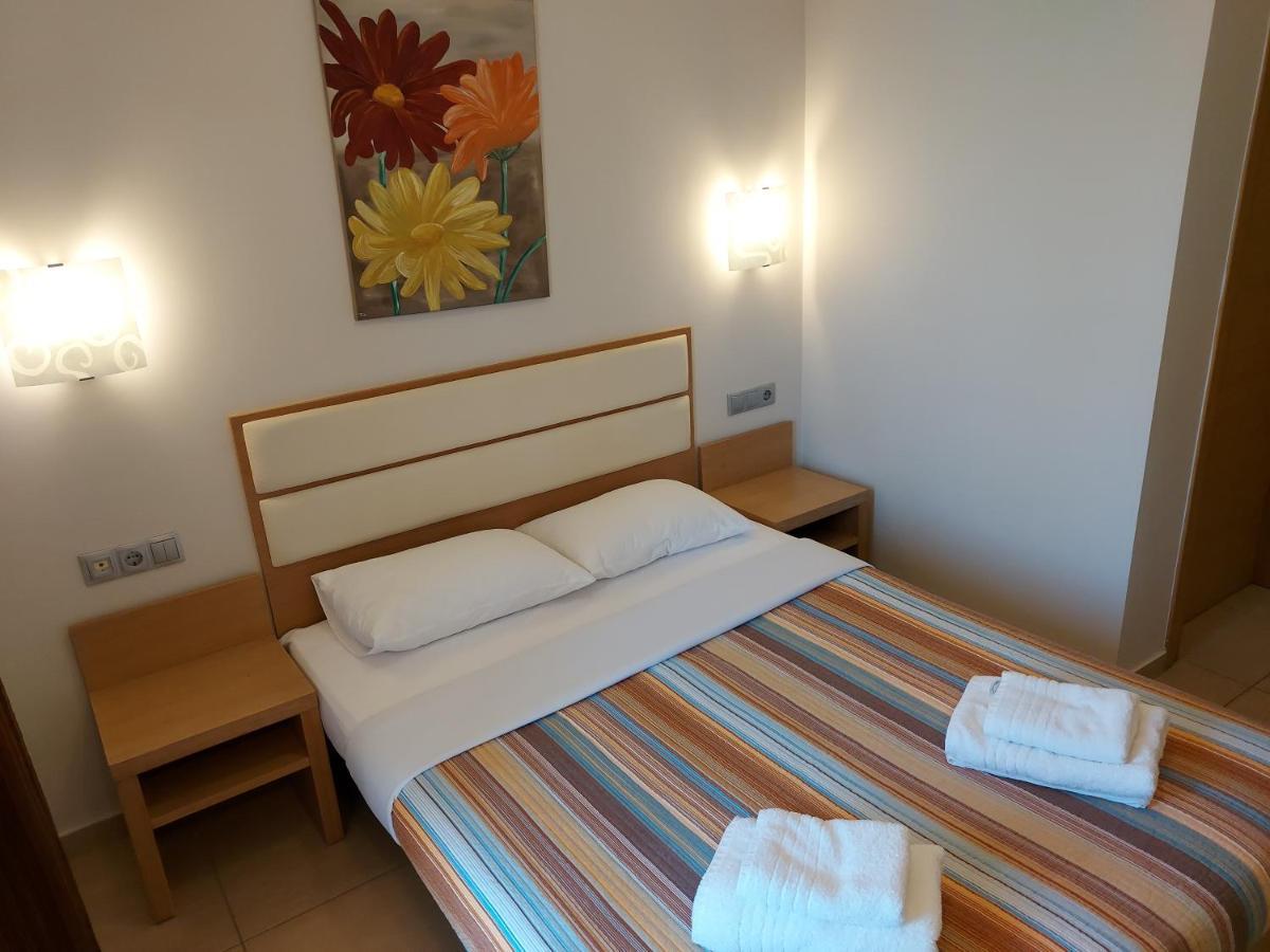 Epavlis Hotel *