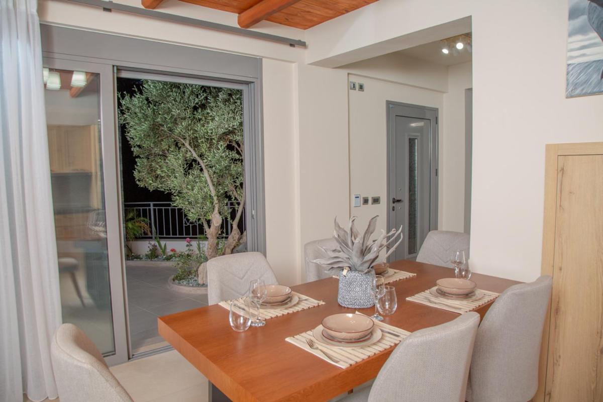 Villa Achlia *
