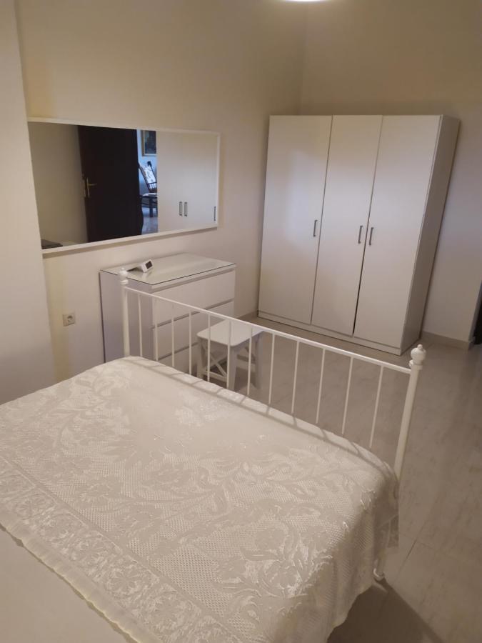 Afrodites Sea View House * Nea Roda