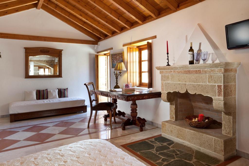 Theophano Art 3* Monemvasia