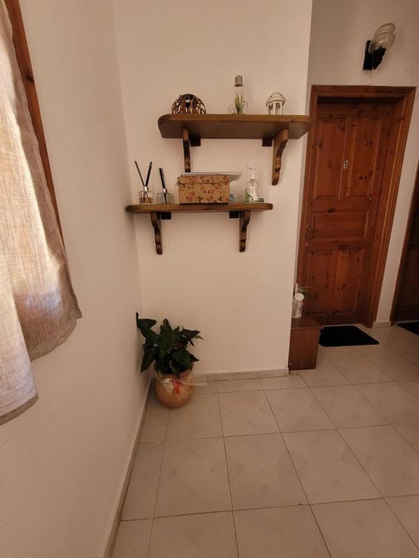 Irida Guest house *