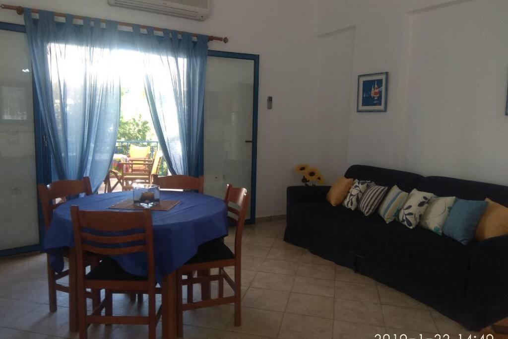 Villa Blue Velvet