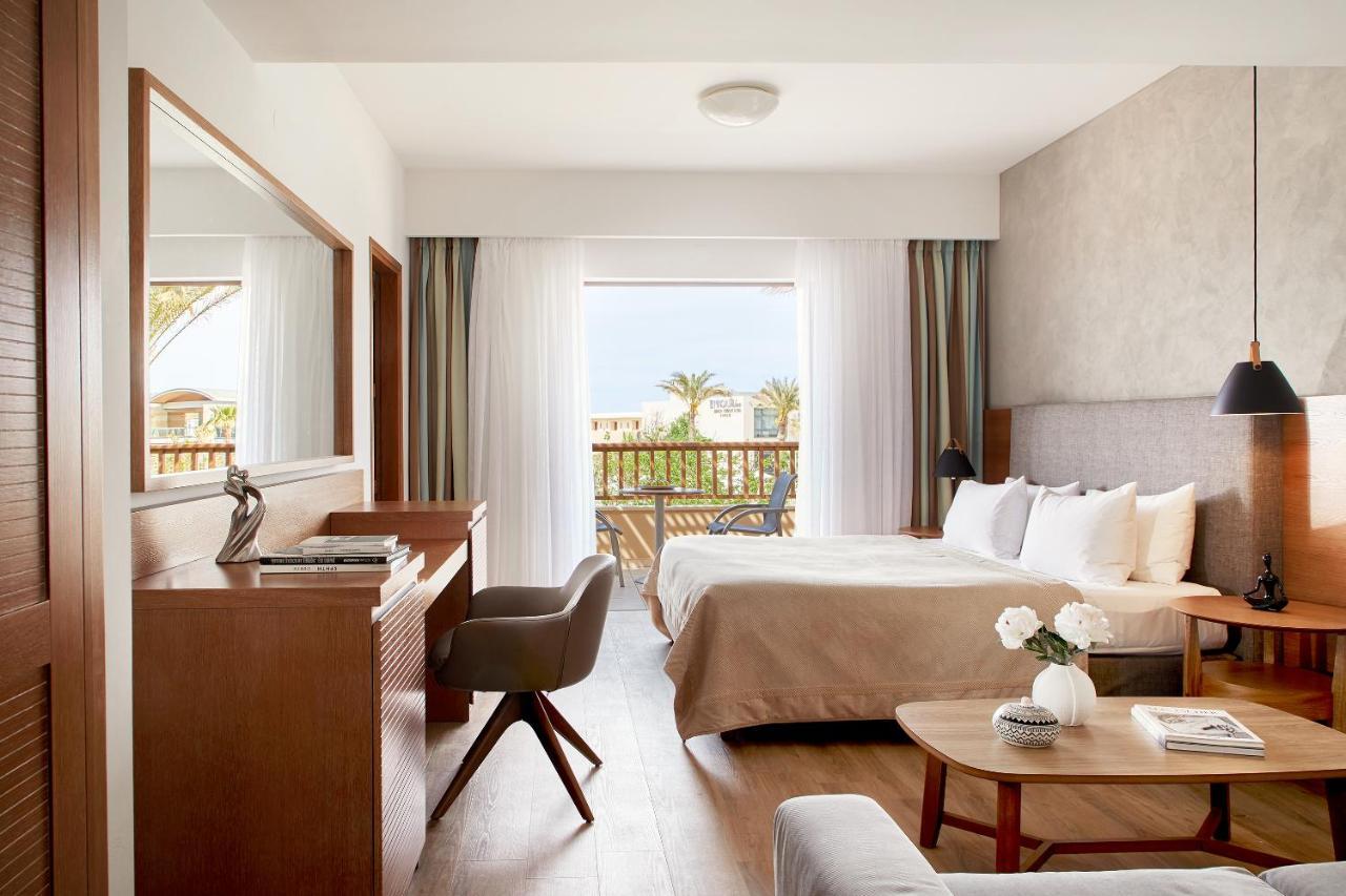 Resort Minoa Palace