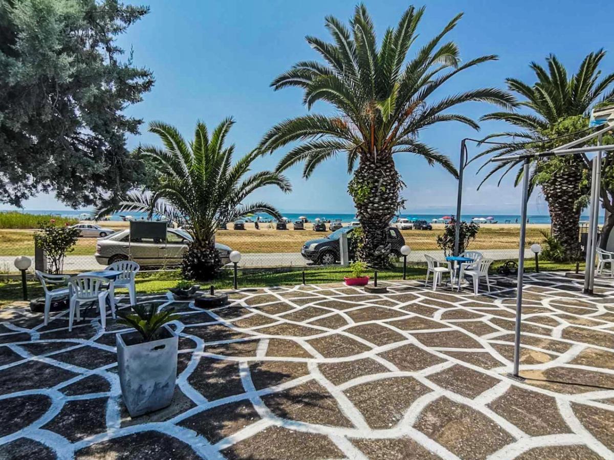 Galinis' Sea Front Apartment Nea Kallikrateia