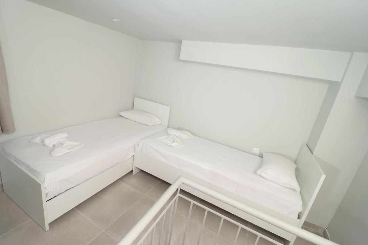 Yiannis Rania Apartment
